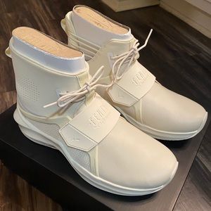 PUMA x FENTY Hi Trainers Size 8 Women’s
